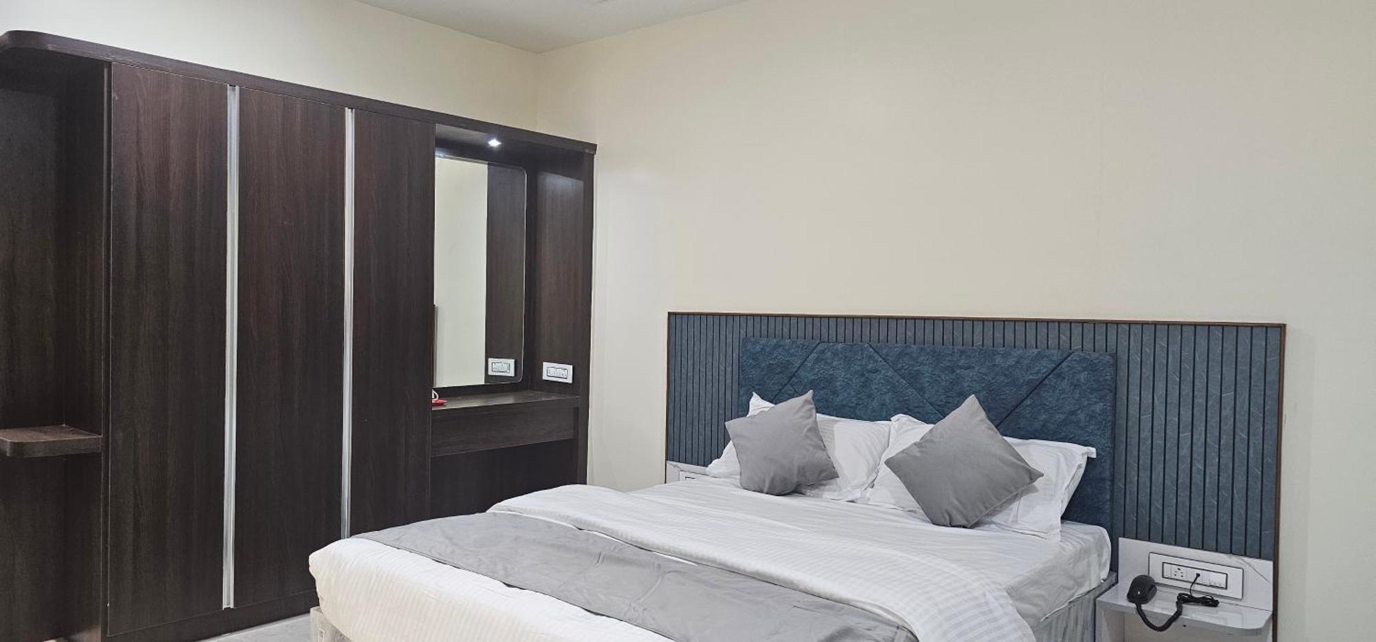 Jai Raja'S Tower Hotel Karaikudi Kültér fotó