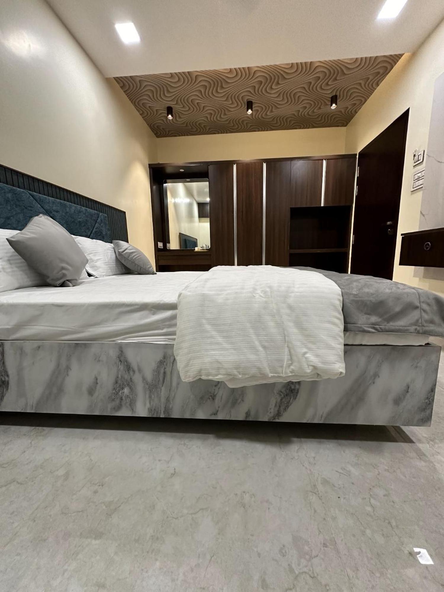 Jai Raja'S Tower Hotel Karaikudi Kültér fotó